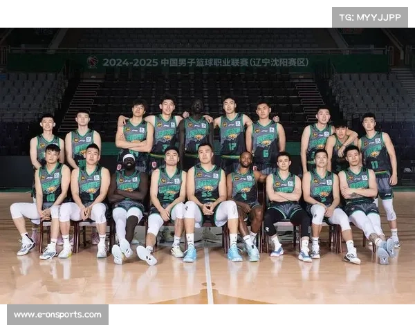 辽宁强力中锋正式加盟日本联赛身高两米零七身披七号球衣震撼亮相