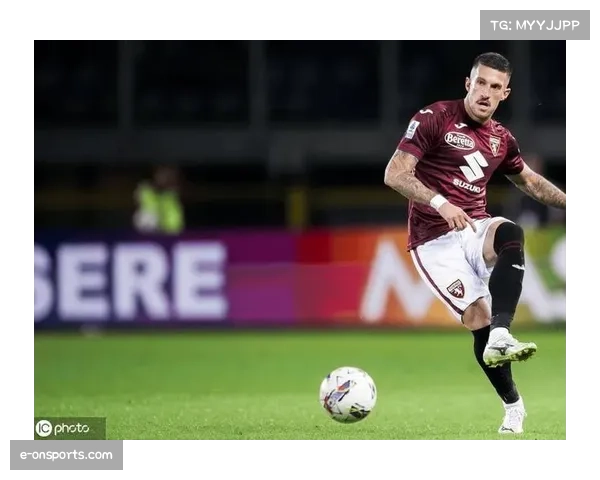 都灵客场采用五后卫收缩防守 依靠快速转换寻找反击机会 都灵客场采用五后卫收缩防守 依靠快速转换寻找反击机会